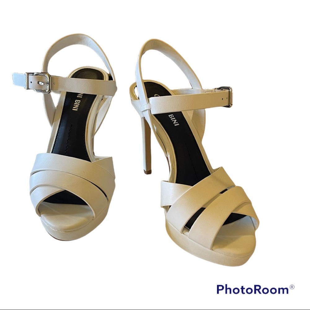 Gianni Bini White Platform Stiletto Heels